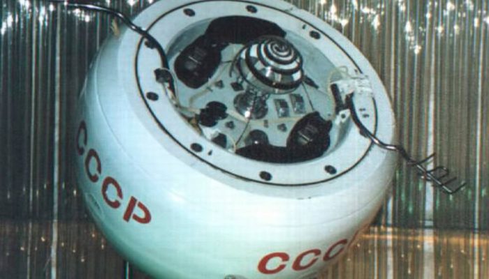 0305-Kosmos-482layout_site.jpg