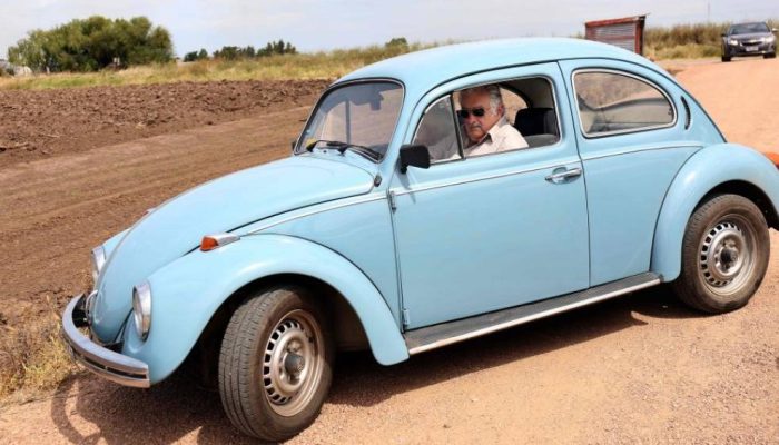 9e85f40a-fusca-do-mujica-azul-1024x662-1.jpg
