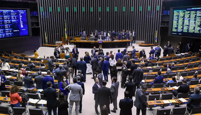 Camara-aprova-Estrategia-Nacional-de-Saude-para-fortalecer-producao-medica-brasileira.png
