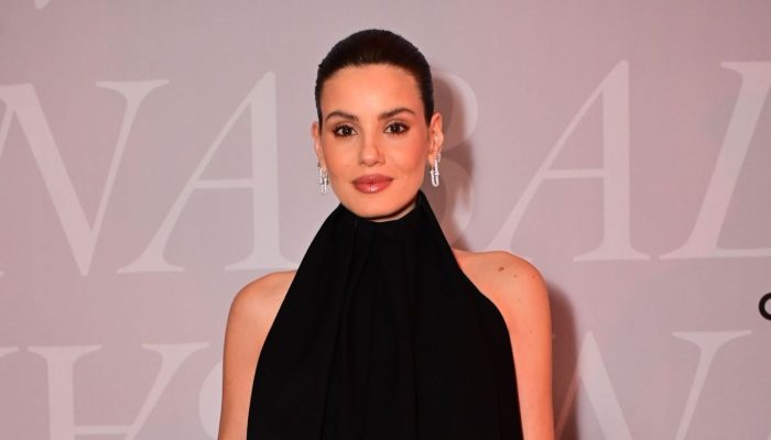 Camila-Queiroz-6-e1758069568375.jpg