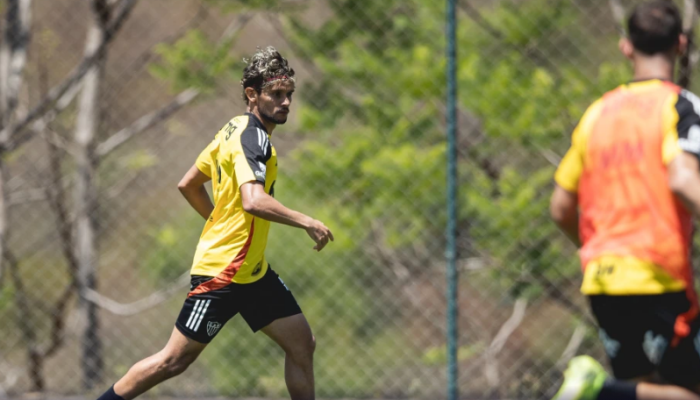 Gustavo-Scarpa-vai-conduzir-o-meio-de-campo-do-Galo-contra-o-Juventude.png
