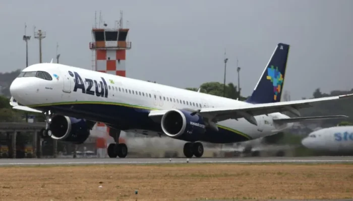 aviao_azul.webp.webp