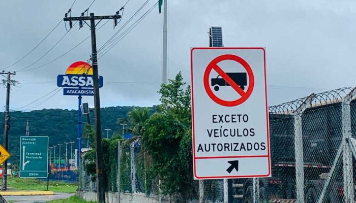 guaruja-instala-nova-sinalizacao-em-rota-de-acesso-aos-terminais.jpg