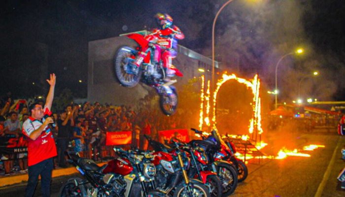 guaruja-recebe-show-acrobatico-de-motos-gratuito-nesta-quinta.jpeg