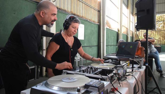 idosos-hiphop-praia-grande.jpg