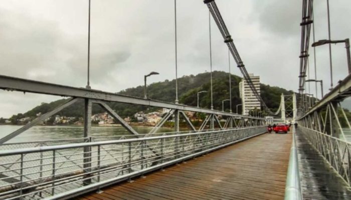 interdicao-na-ponte-pensil-altera-transito-para-praia-grande-nesta.jpg