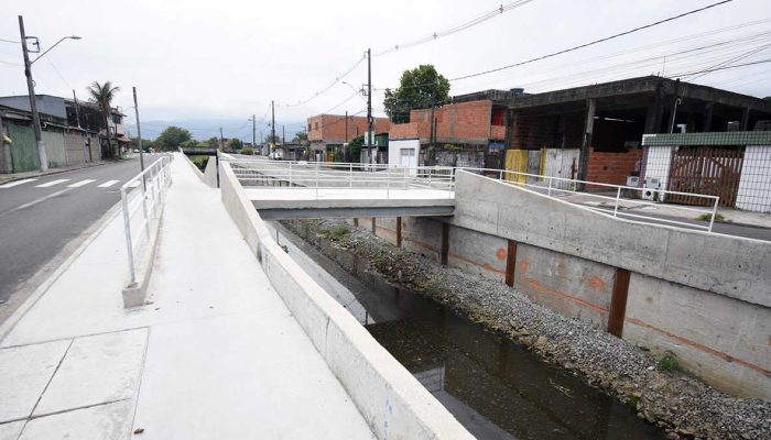 praia-grande-fez-200-km-de-canais-de-drenagem-mas-agua-nao-corre.jpg