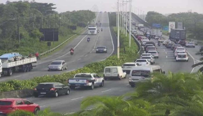 saida-de-praia-grande-tem-pontos-de-congestionamento-veja-opcoes.jpg